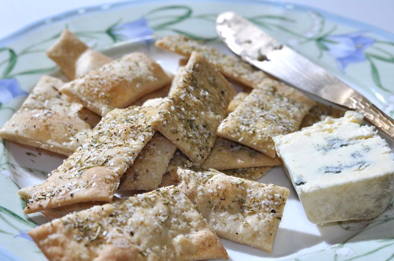 Things wot I Made Then Ate crackers and blue cheese